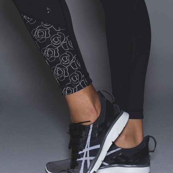 Lululemon Limited Edition Lucent Ice Queen Tight Size 6 - Picture 6 of 12